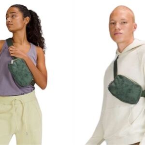 RARE Lululemon Everywhere Belt Bag Aquila Green Twill‎ Multi